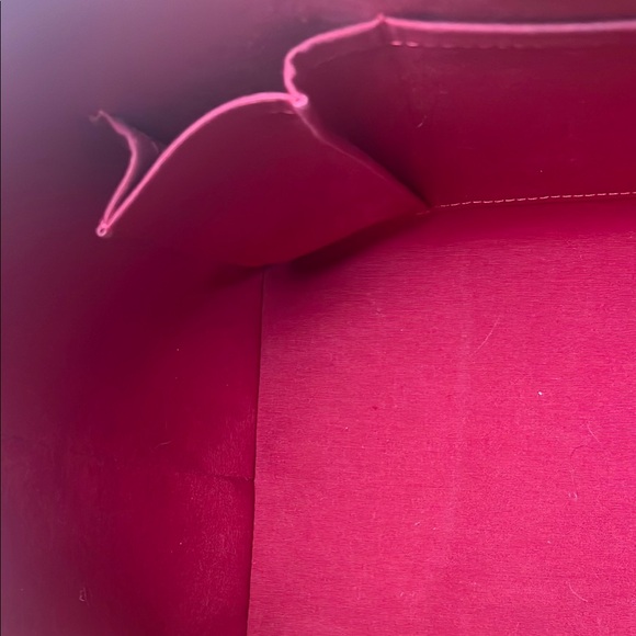 Louis Vuitton Vernis Red Embossed Bellevue Patent Leather Tote Bag - Picture 12 of 15